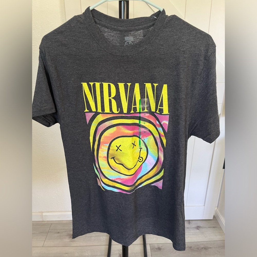 NWT Juniors Nirvana t-shirt